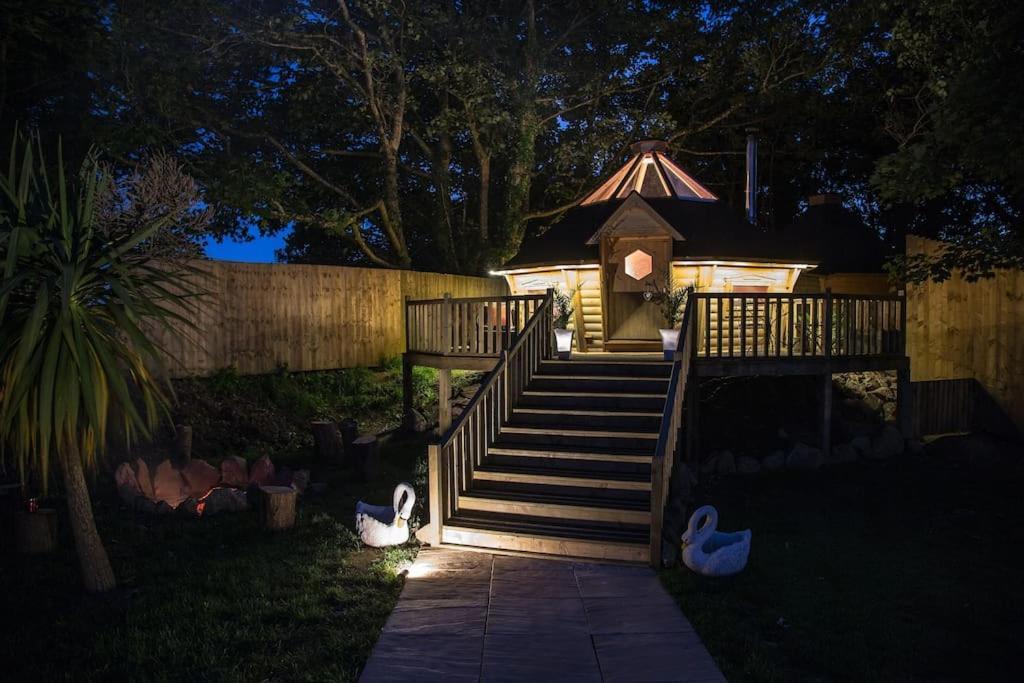 Romantic Treehouse With Hot Tub & Bbq Lodge Praze an Beeble Exteriér fotografie