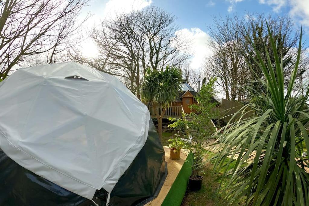 Romantic Treehouse With Hot Tub & Bbq Lodge Praze an Beeble Exteriér fotografie