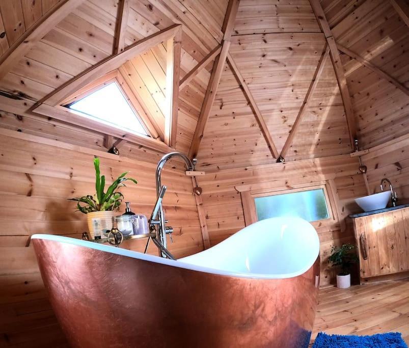 Romantic Treehouse With Hot Tub & Bbq Lodge Praze an Beeble Exteriér fotografie