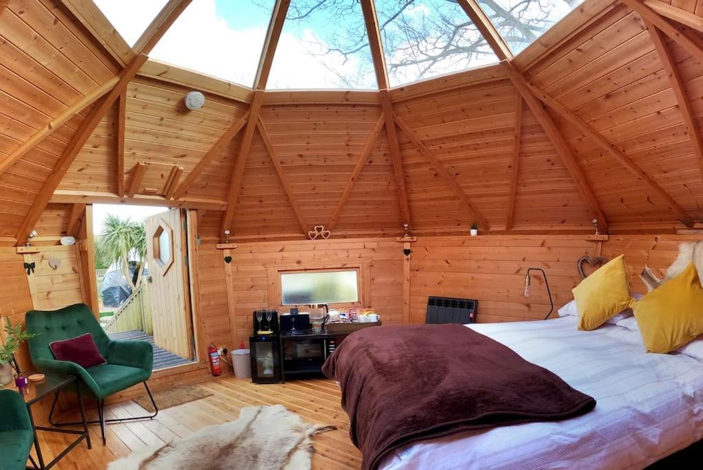 Romantic Treehouse With Hot Tub & Bbq Lodge Praze an Beeble Exteriér fotografie